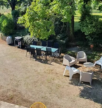 Semesterbostad La Ferme Du Chateau Puygiron